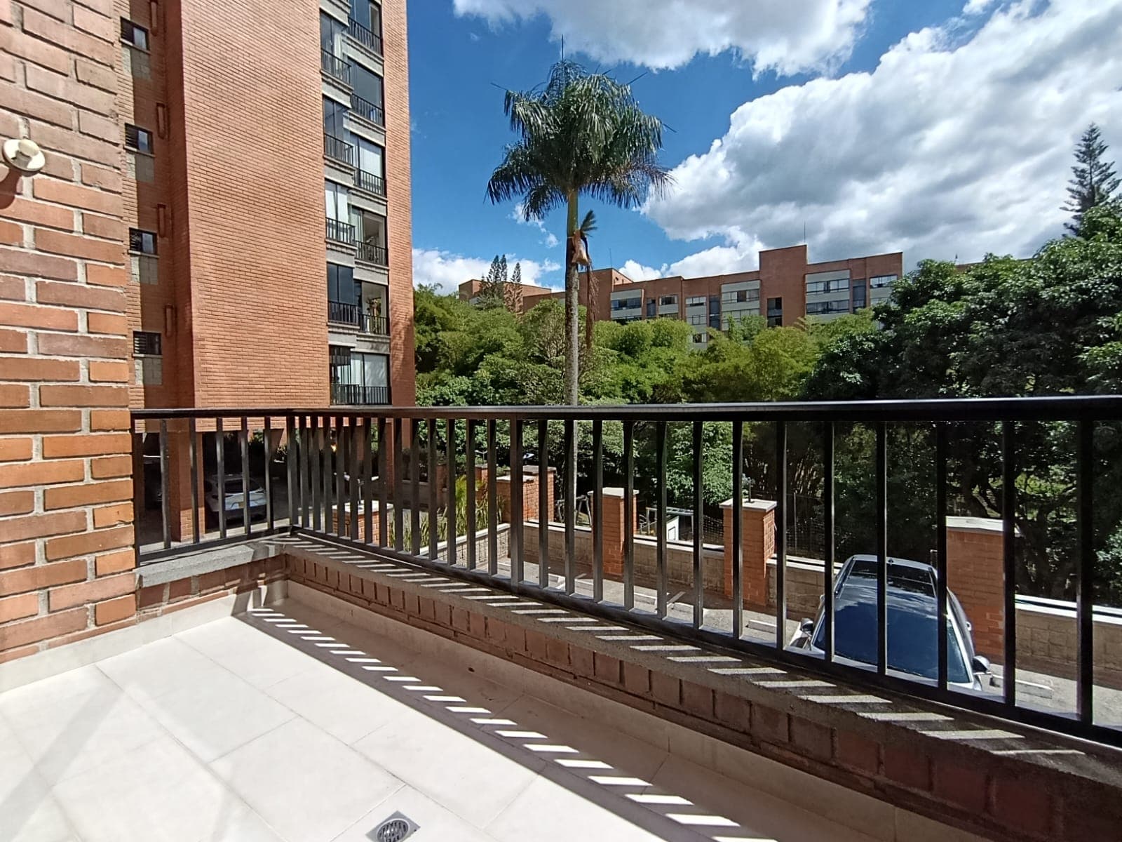Apartamento en arriendo en Los Balsos, El Poblado, Medellín — foto 1 de 16