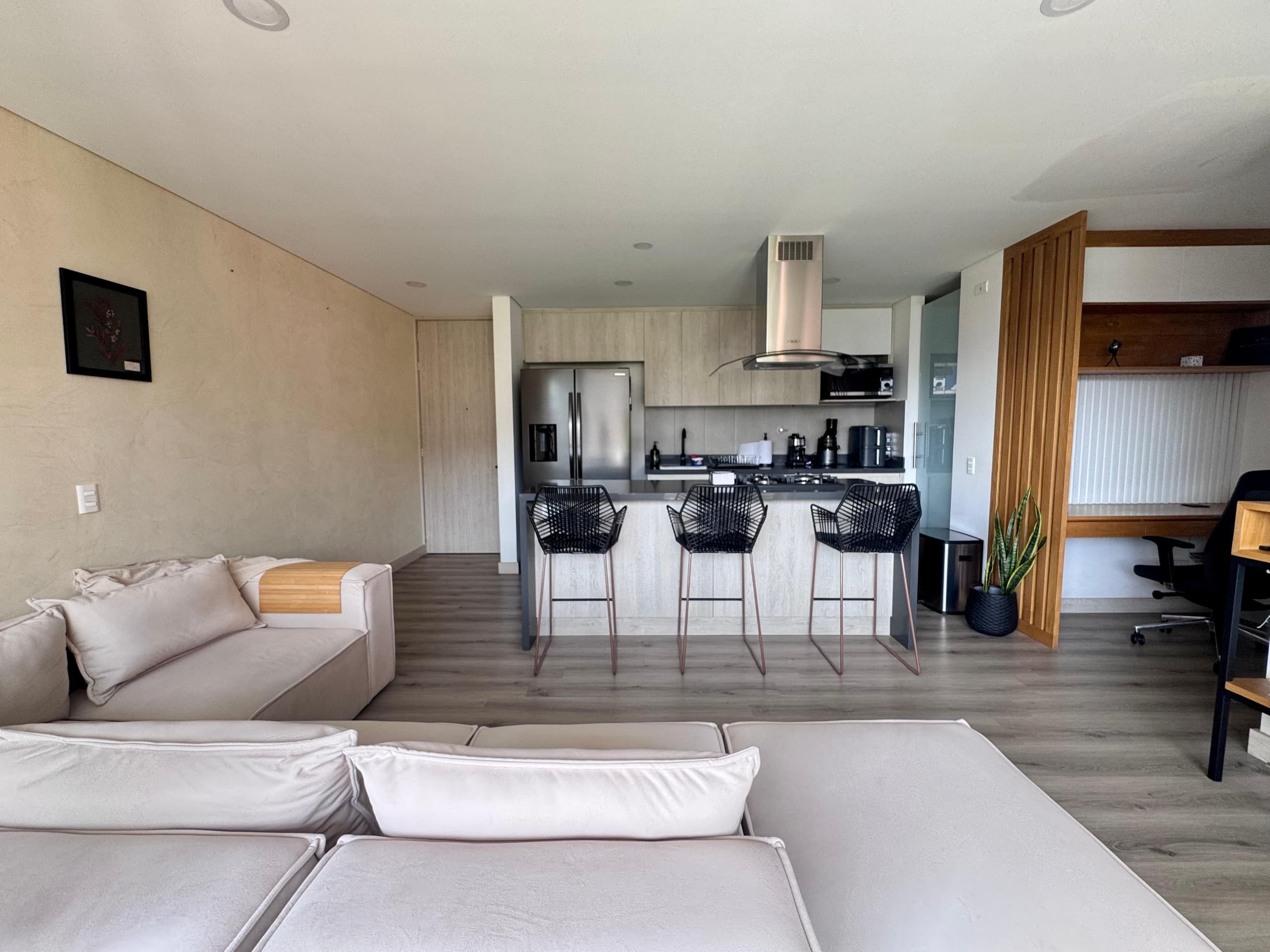 Apartamento en arriendo en Loma De Las Brujas, Envigado — foto 1 de 19