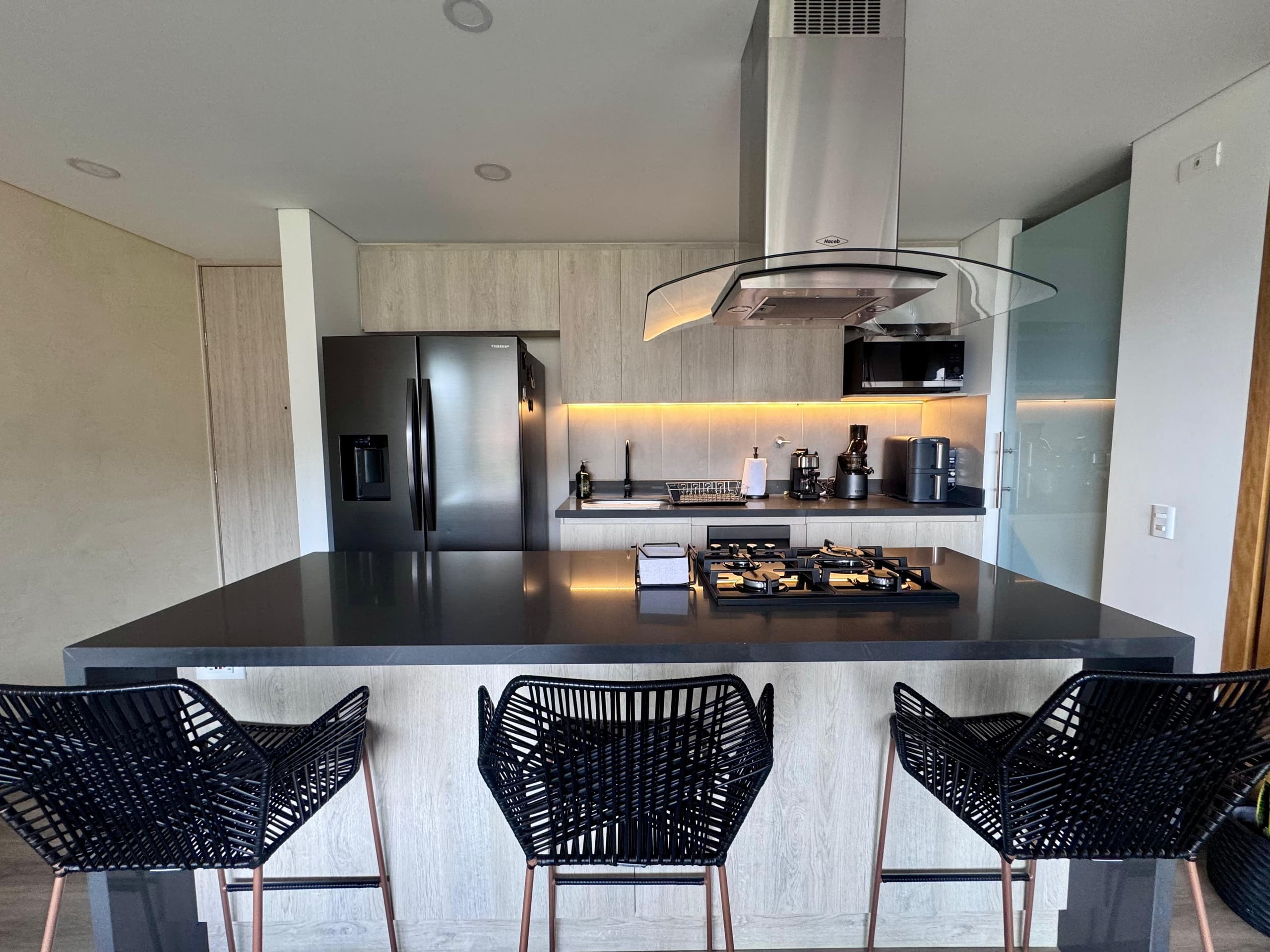 Apartamento en arriendo en Loma De Las Brujas, Envigado — foto 3 de 19