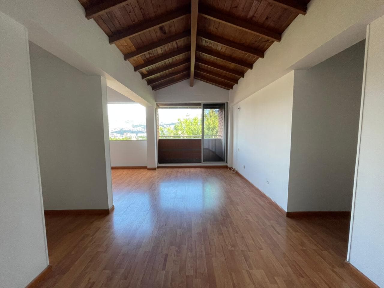 Apartamento en arriendo en La Loma De Los Bernal, Belen, Medellín — foto 1 de 19