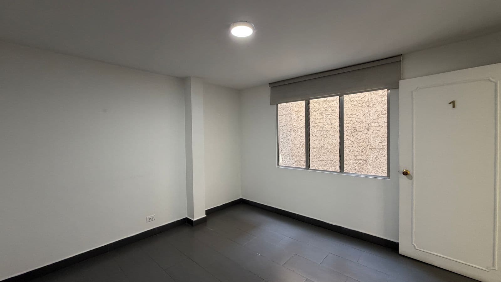 Oficina en arriendo en Conquistadores, Laureles, Medellín — foto 3 de 11