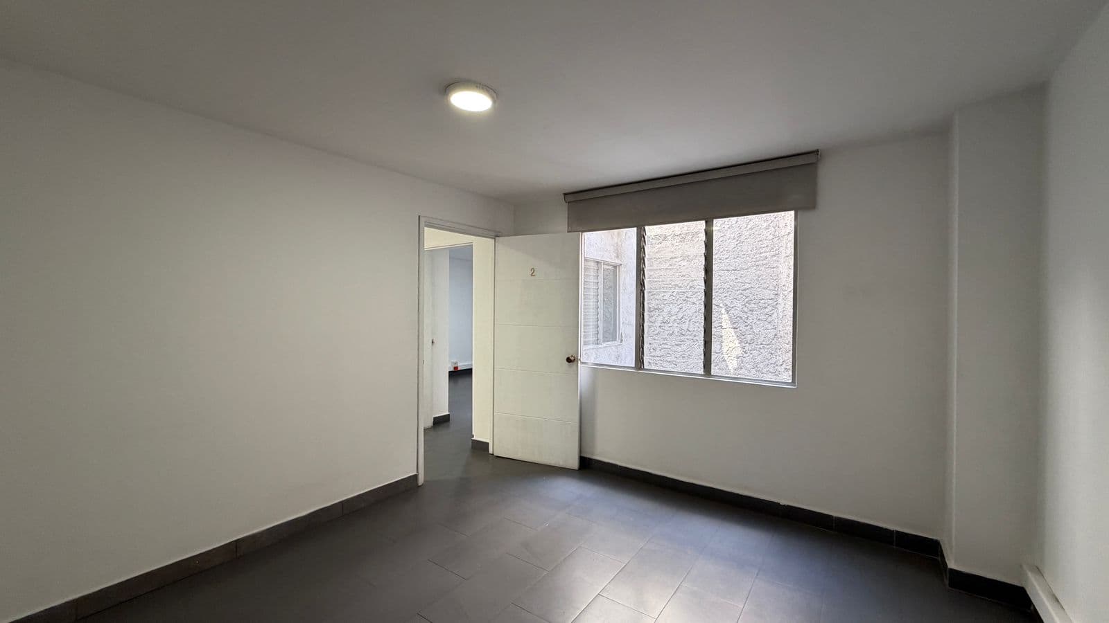 Oficina en arriendo en Conquistadores, Laureles, Medellín — foto 5 de 11