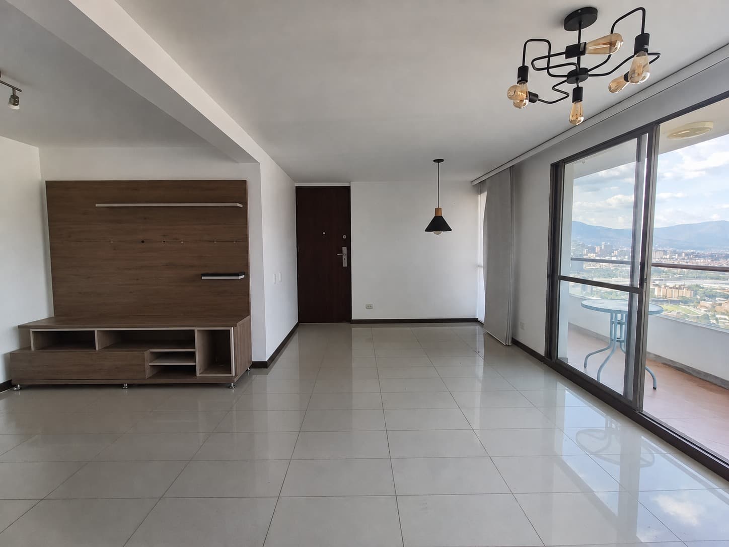 Apartamento en arriendo en Loma del Barro, Envigado — foto 2 de 19