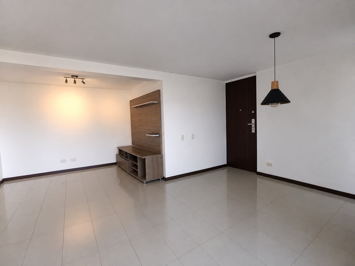 Apartamento en arriendo en Loma del Barro, Envigado — foto 3 de 19