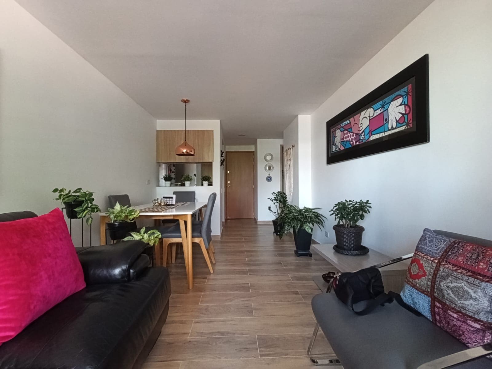 Apartamento en arriendo en Castropol, El Poblado, Medellín — foto 1 de 11