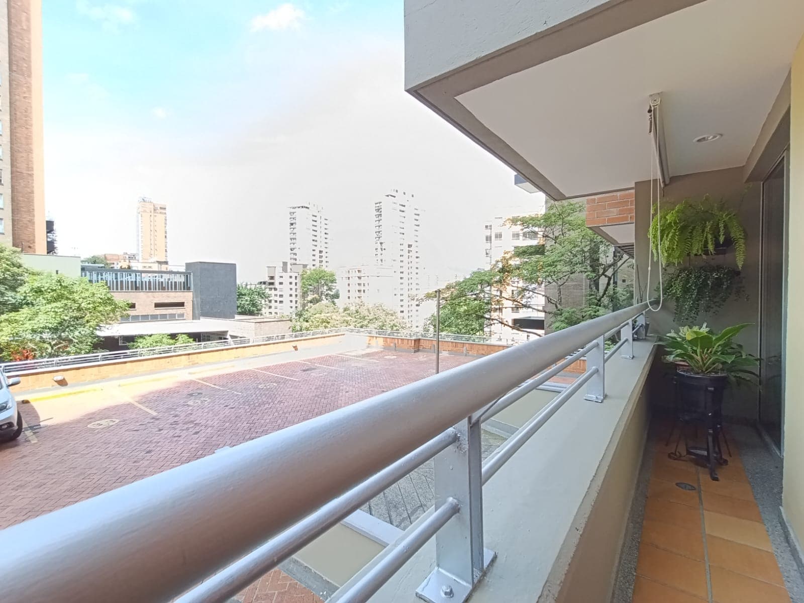 Apartamento en arriendo en Castropol, El Poblado, Medellín — foto 2 de 11