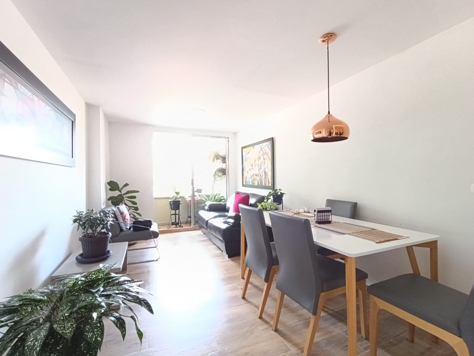 Apartamento en arriendo en Castropol, El Poblado, Medellín — foto 3 de 11