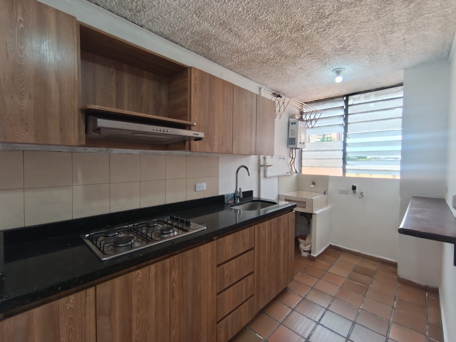 Apartamento en arriendo en Los Colores, Laureles, Medellín — foto 4 de 17