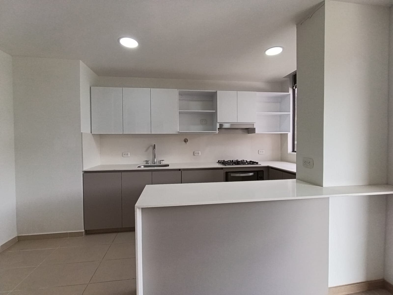 Apartamento en arriendo en El Carmelo Sabaneta — foto 3 de 20
