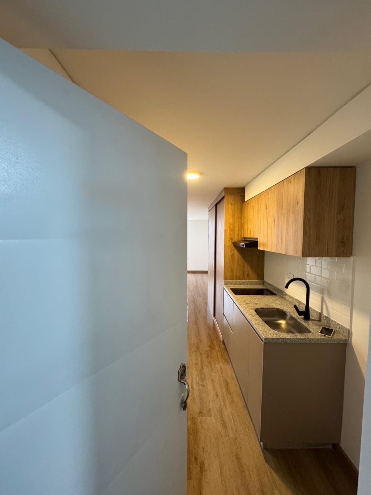 Apartaestudio en arriendo en Modelia, Fontibon, Bogotá, D.C. — foto 1 de 9
