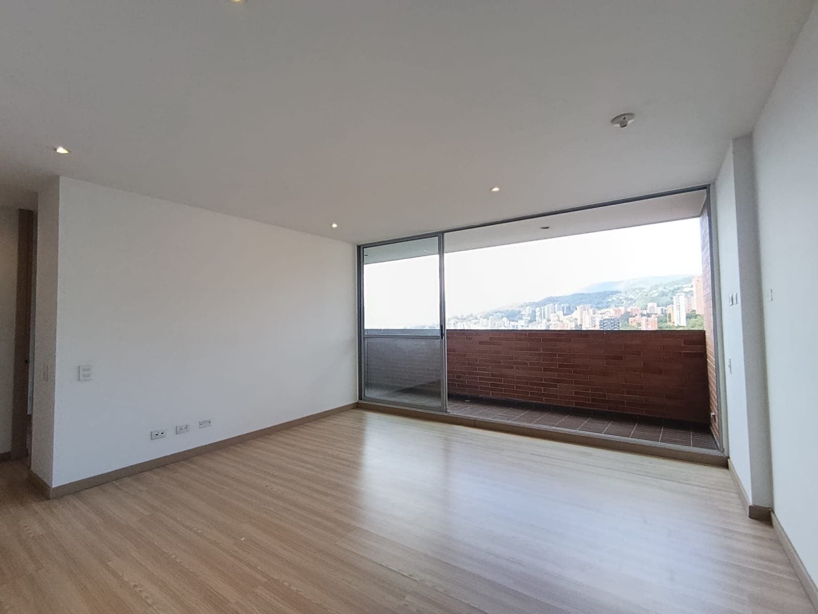 Apartamento en arriendo en La Visitacion Los Gonzalez, El Poblado, Medellín — foto 3 de 12