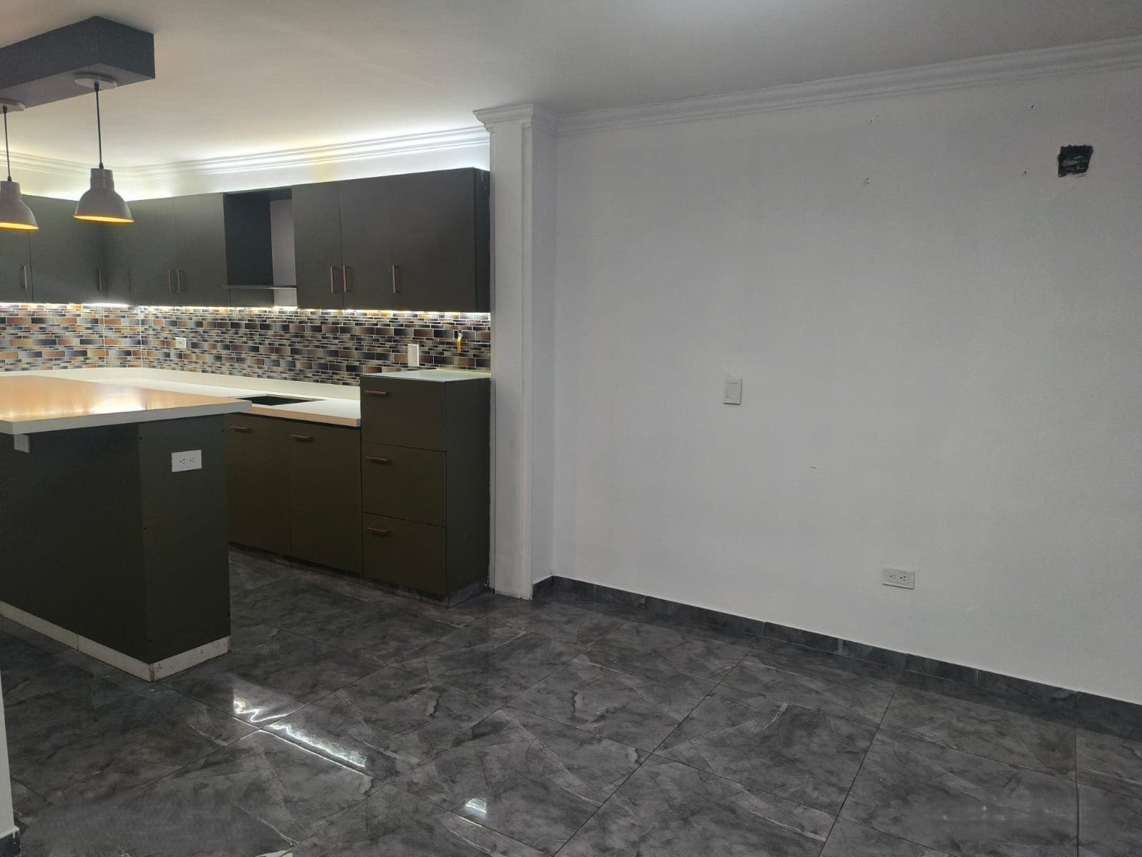 Casa Comercial en arriendo en Provenza, El Poblado, Medellín — foto 1 de 20