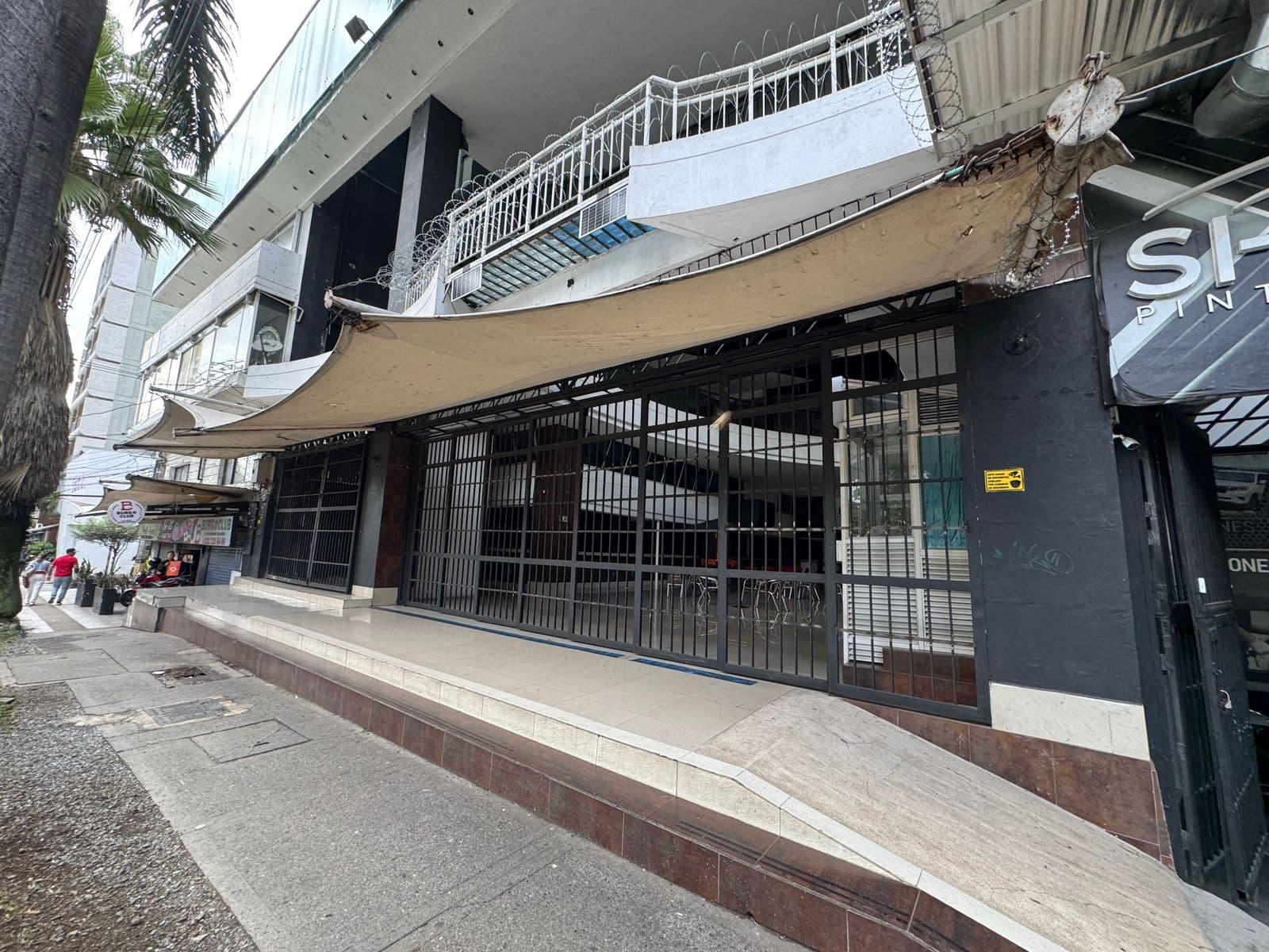 Local en arriendo en Conquistadores, Laureles, Medellín — foto 1 de 20