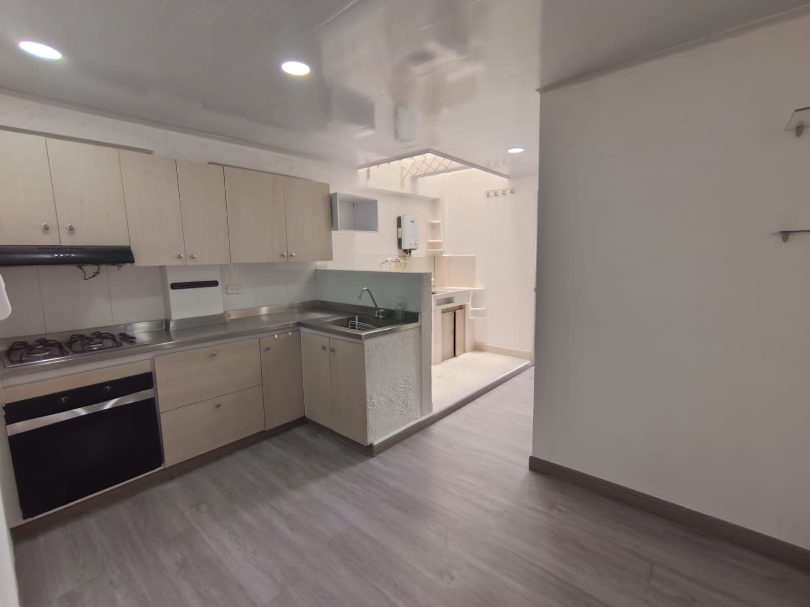 Apartamento en arriendo en Santa Mónica, La America, Medellín — foto 1 de 13