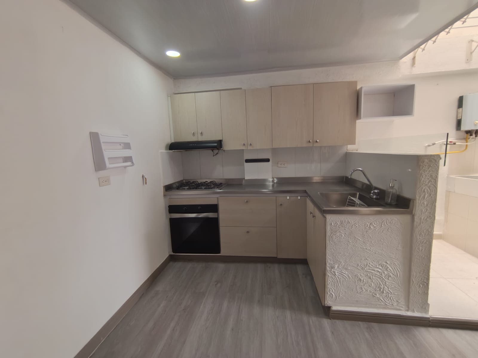 Apartamento en arriendo en Santa Mónica, La America, Medellín — foto 2 de 13