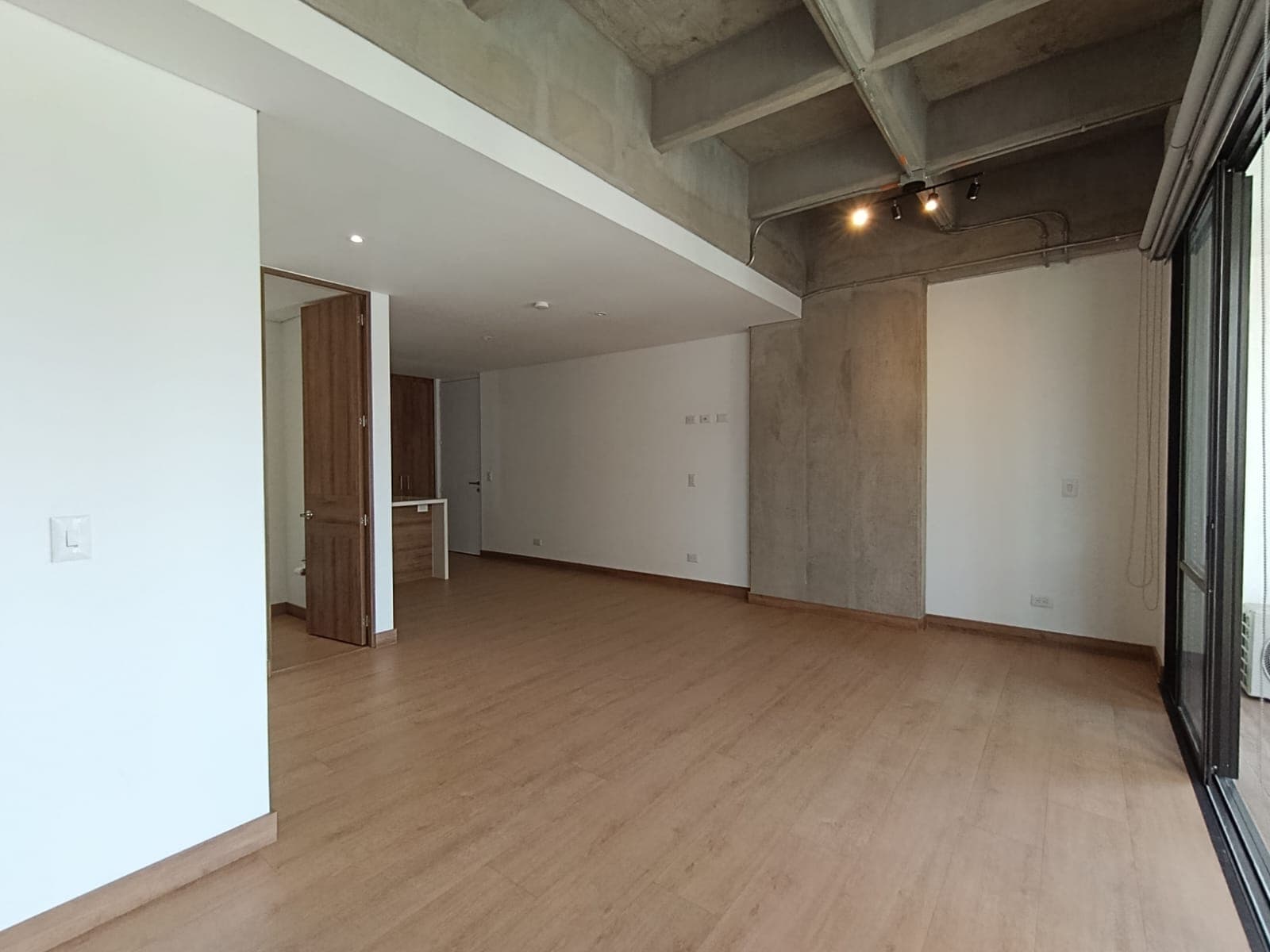 Apartamento en arriendo en Ciudad Del Rio, El Poblado, Medellín — foto 2 de 16