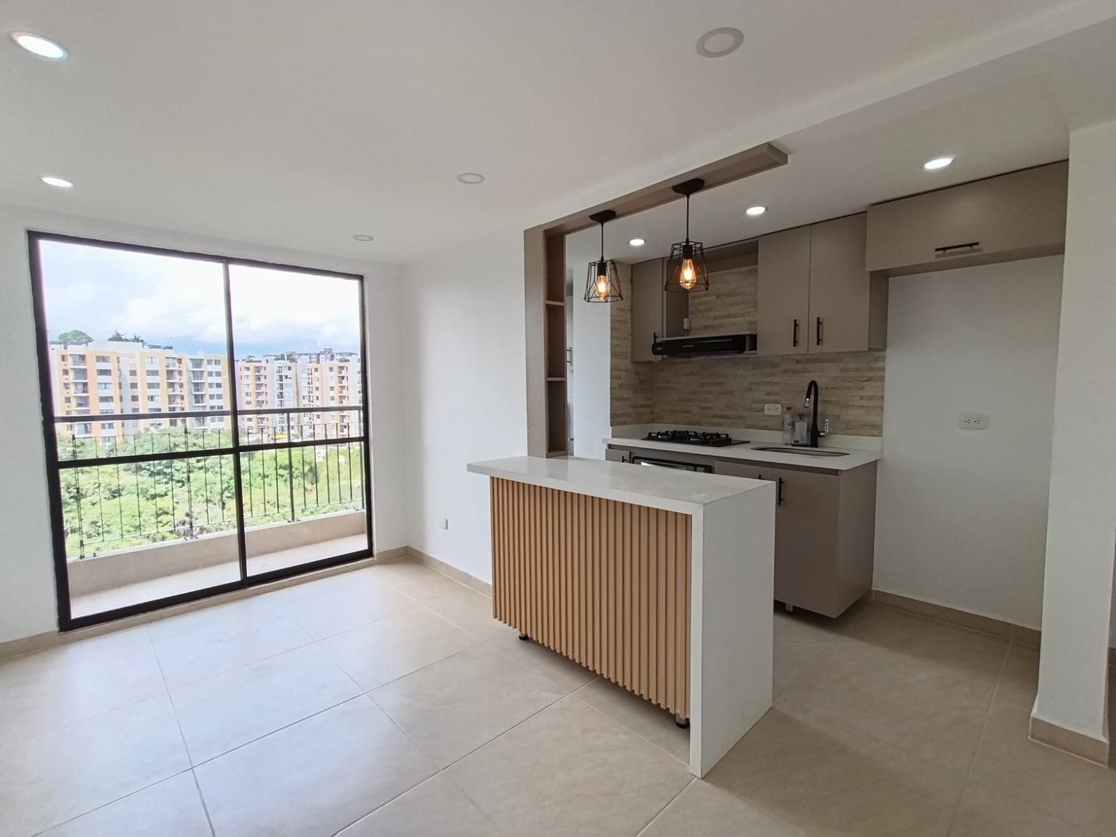 Apartamento en arriendo en Cimarronas, Rionegro — foto 1 de 13