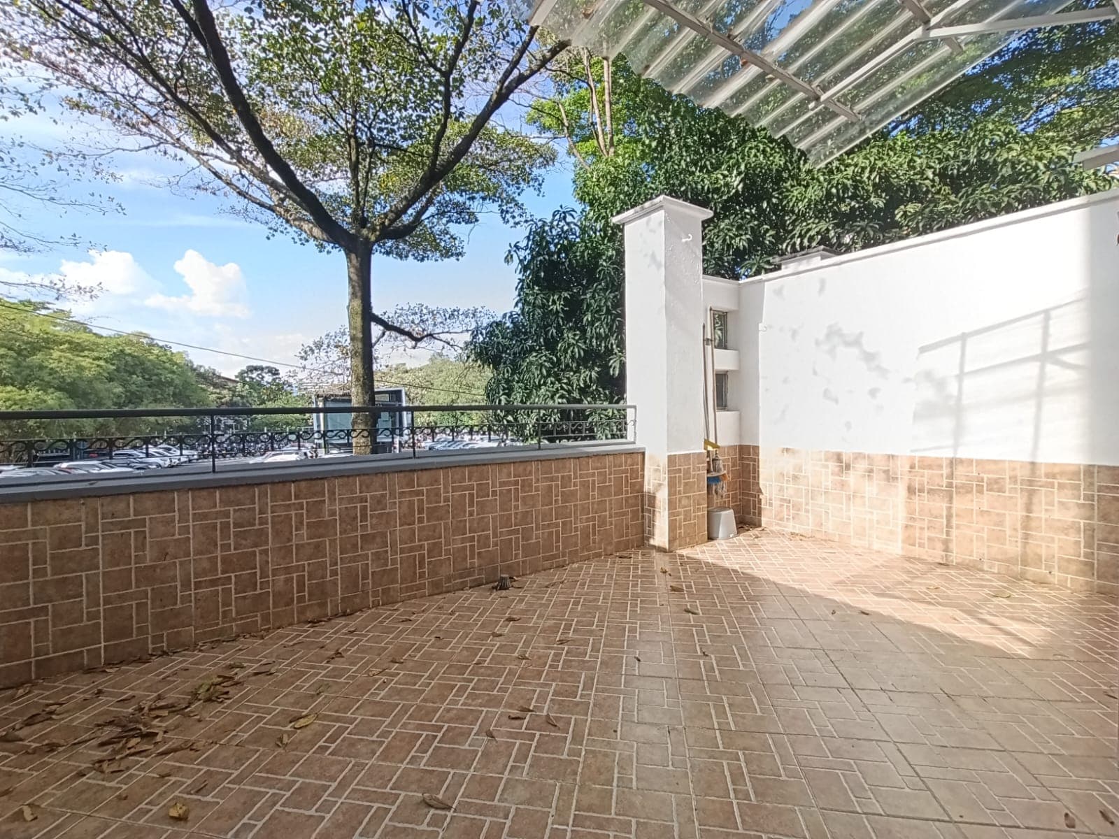 Apartamento en arriendo en Aguacatala, El Poblado, Medellín — foto 1 de 13