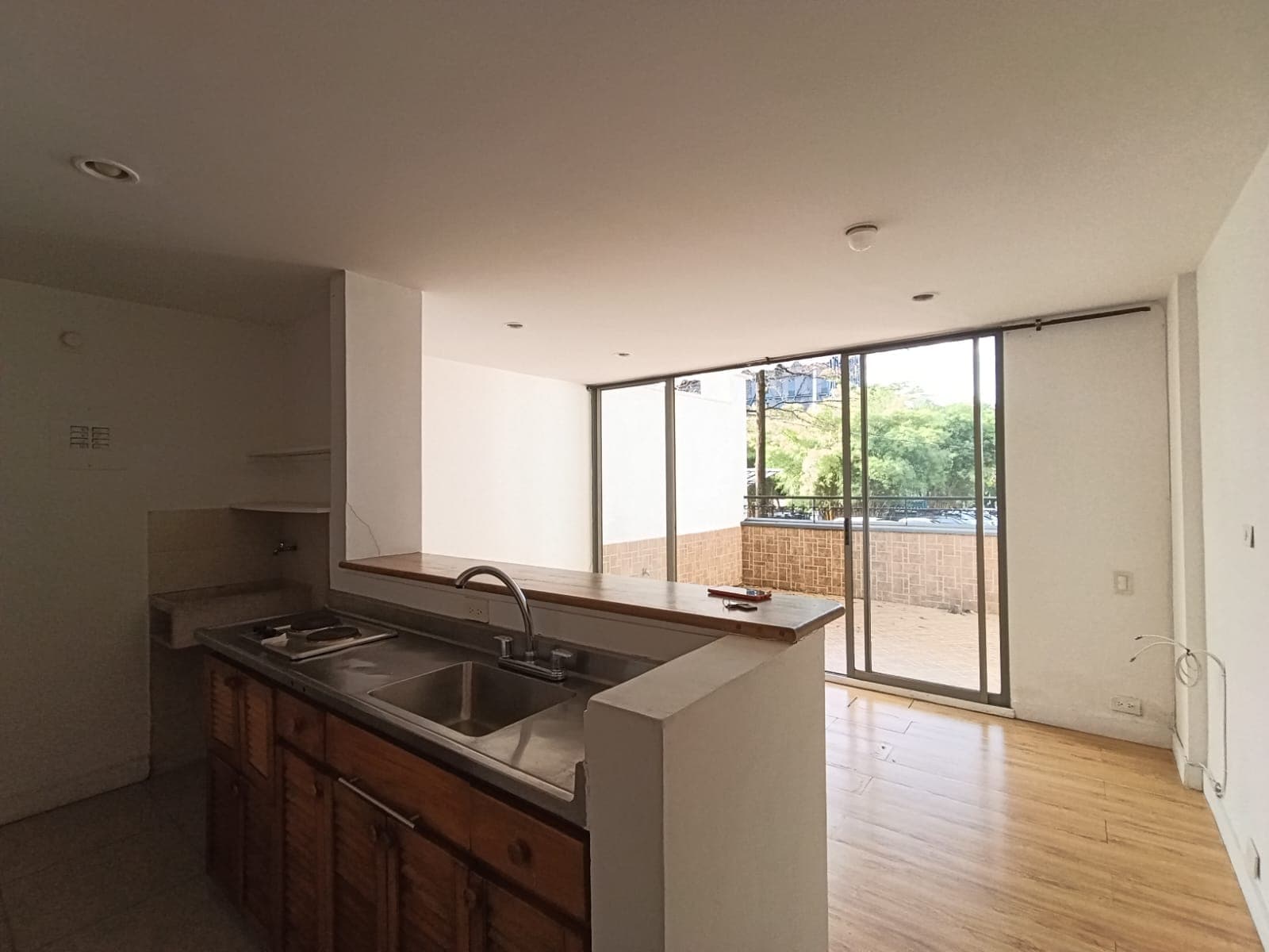 Apartamento en arriendo en Aguacatala, El Poblado, Medellín — foto 2 de 13