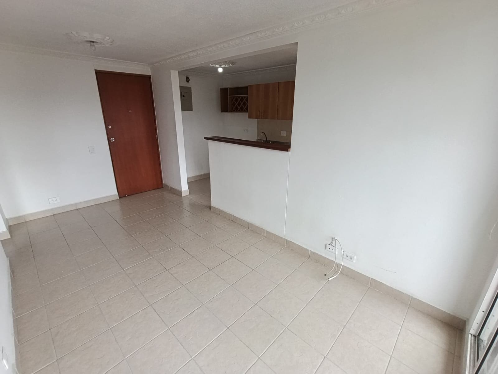 Apartaestudio en arriendo en Los Colores, Laureles, Medellín — foto 4 de 17