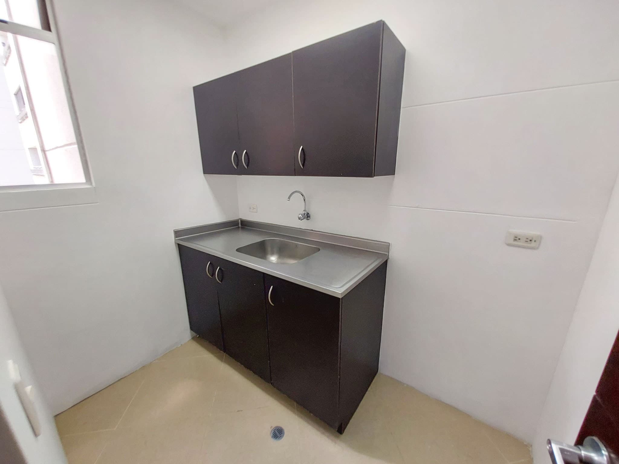 Oficina en arriendo en Los Balsos, El Poblado, Medellín — foto 5 de 11