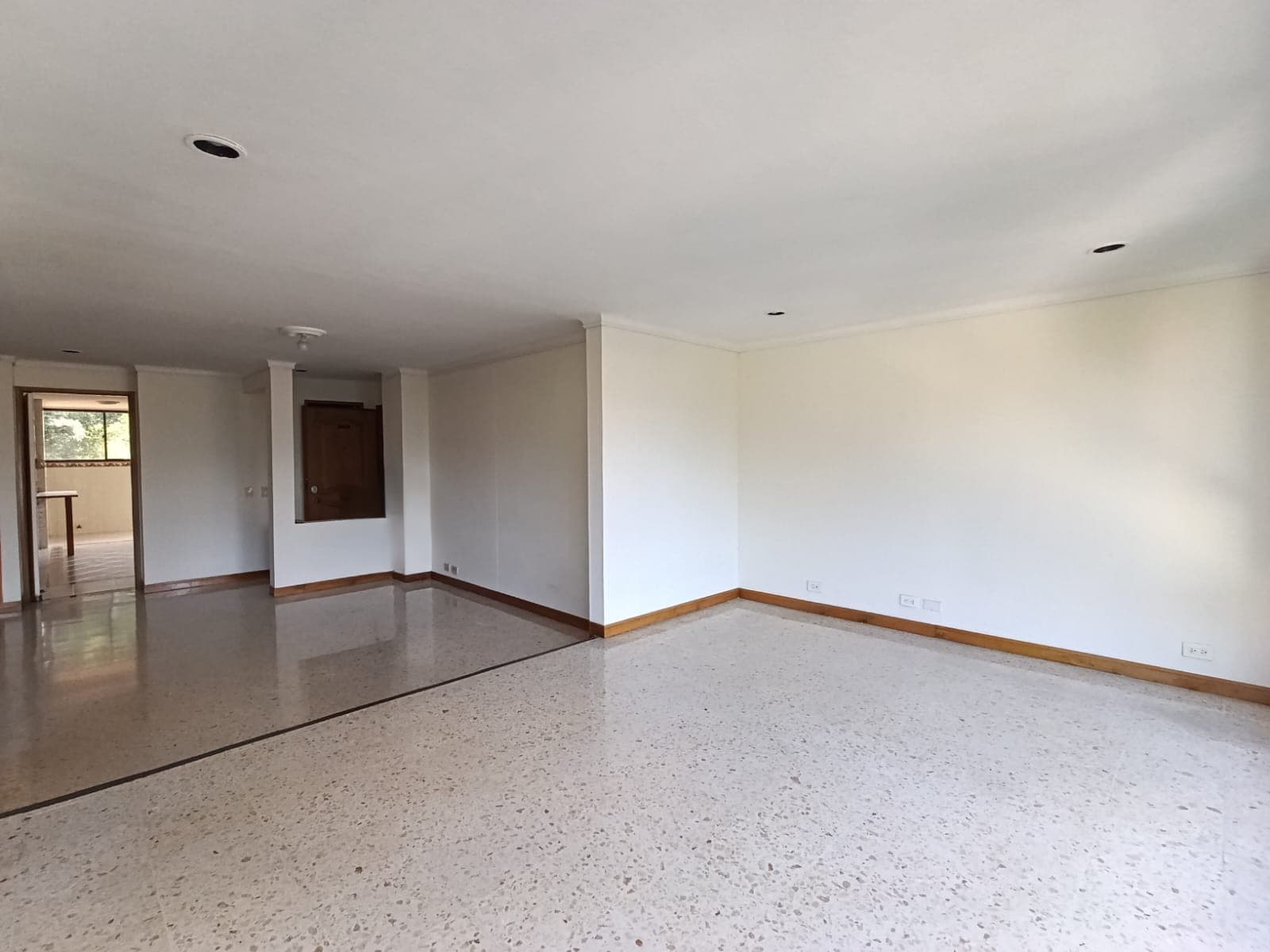 Apartamento en arriendo en Santa María De Los Ángeles, El Poblado, Medellín — foto 3 de 18