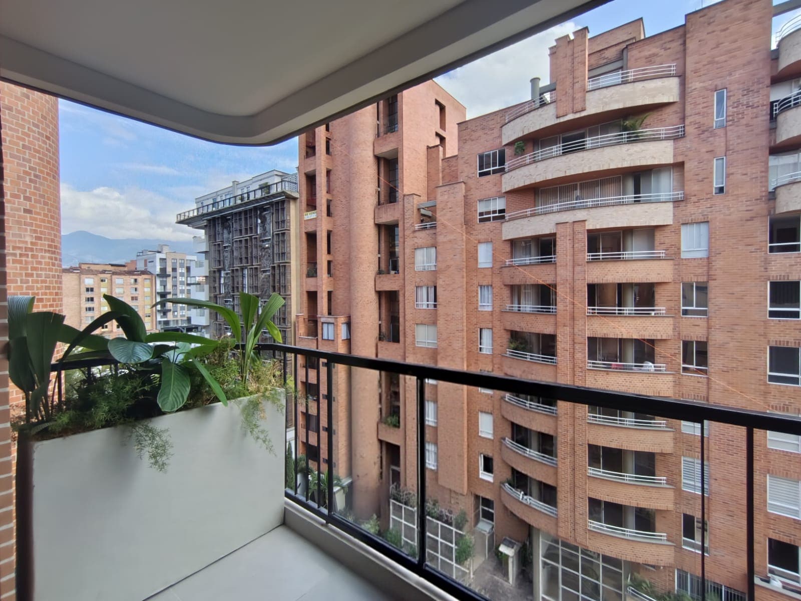 Apartamento en arriendo en Conquistadores, Laureles, Medellín — foto 2 de 17