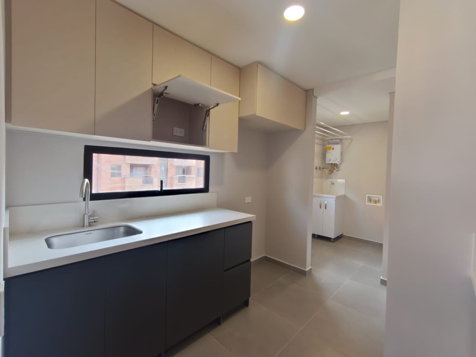 Apartamento en arriendo en Conquistadores, Laureles, Medellín — foto 4 de 17