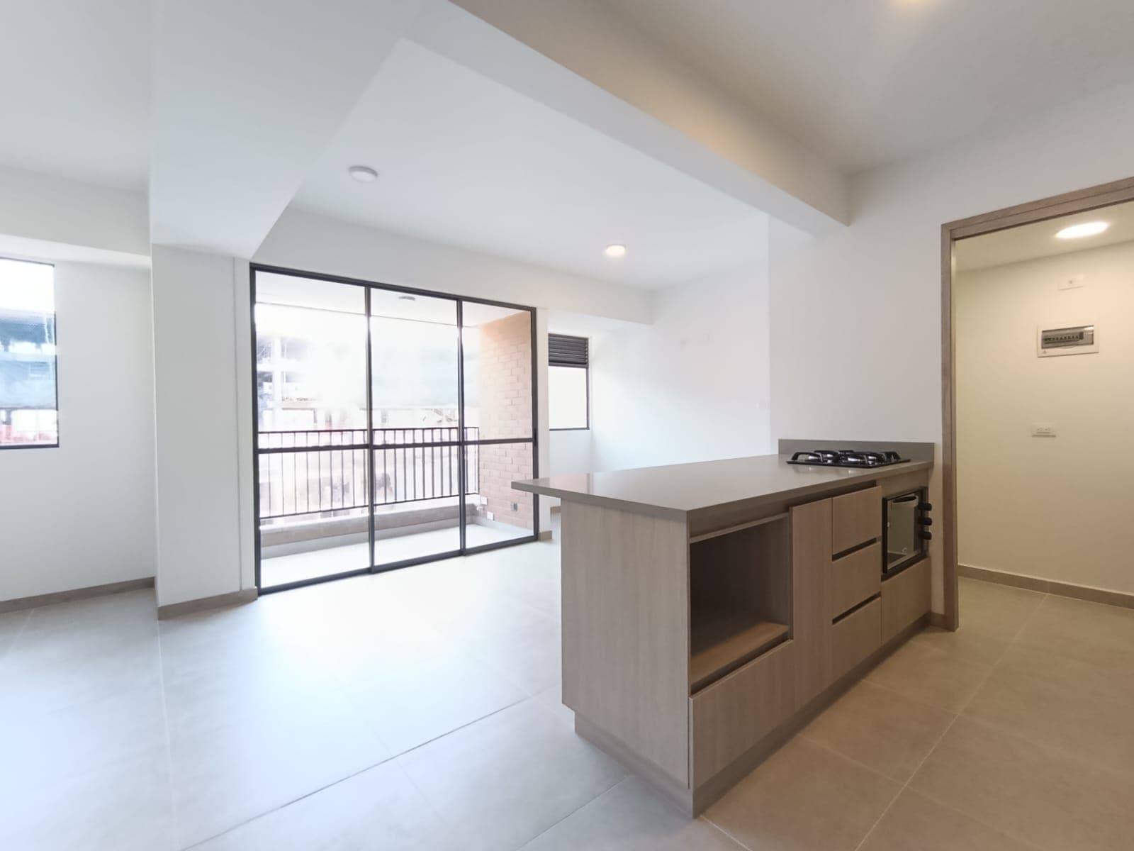 Apartamento en arriendo en Ciudad Del Rio, El Poblado, Medellín — foto 1 de 20