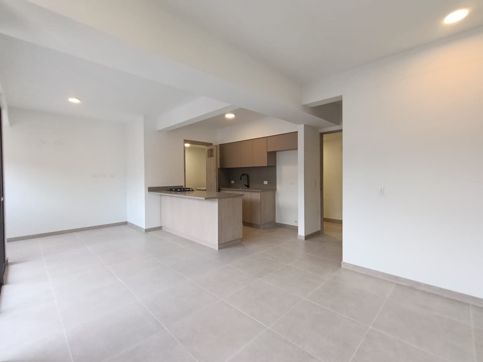 Apartamento en arriendo en Ciudad Del Rio, El Poblado, Medellín — foto 2 de 20