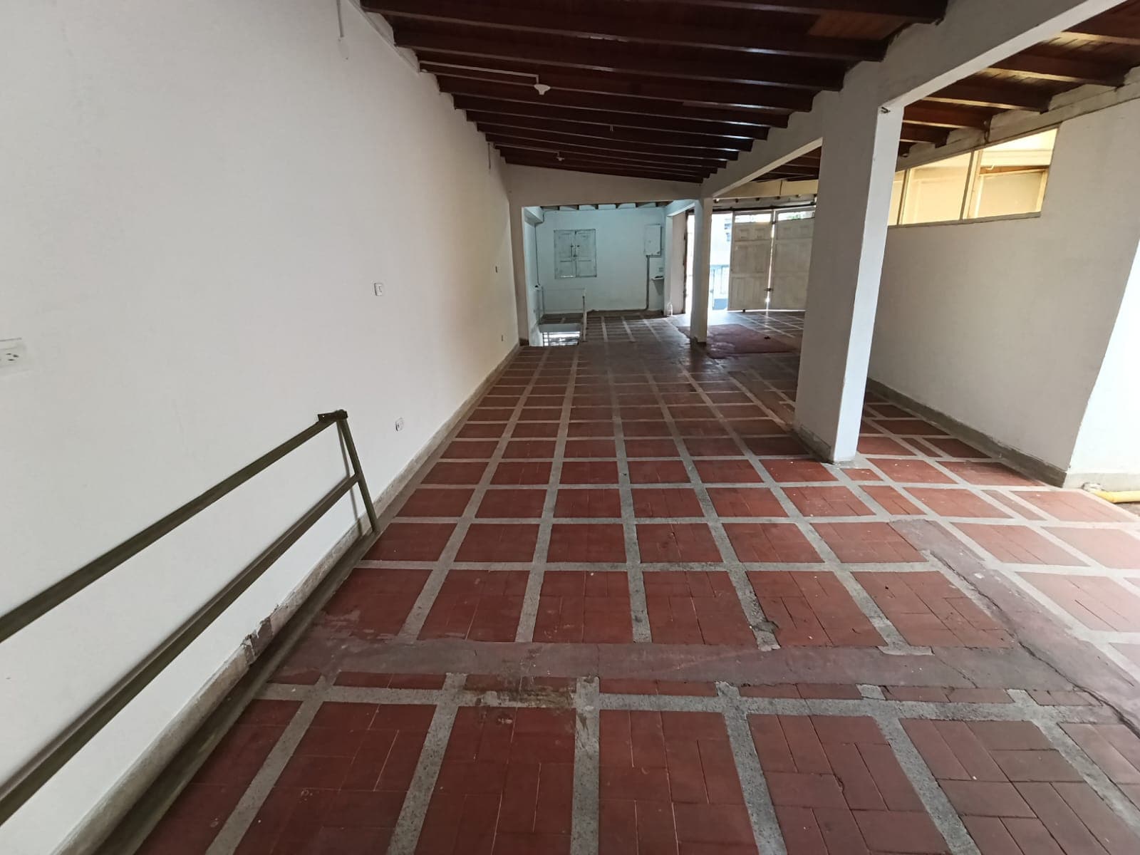 Bodega en arriendo en El Salvador, Centro, Medellín — foto 2 de 12