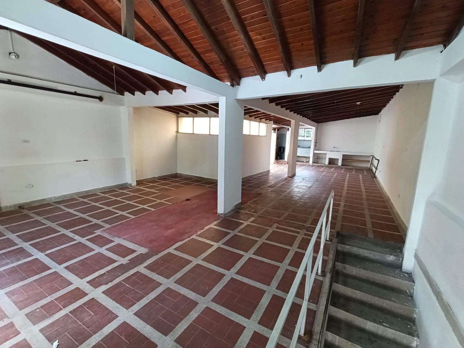 Bodega en arriendo en El Salvador, Centro, Medellín — foto 3 de 12