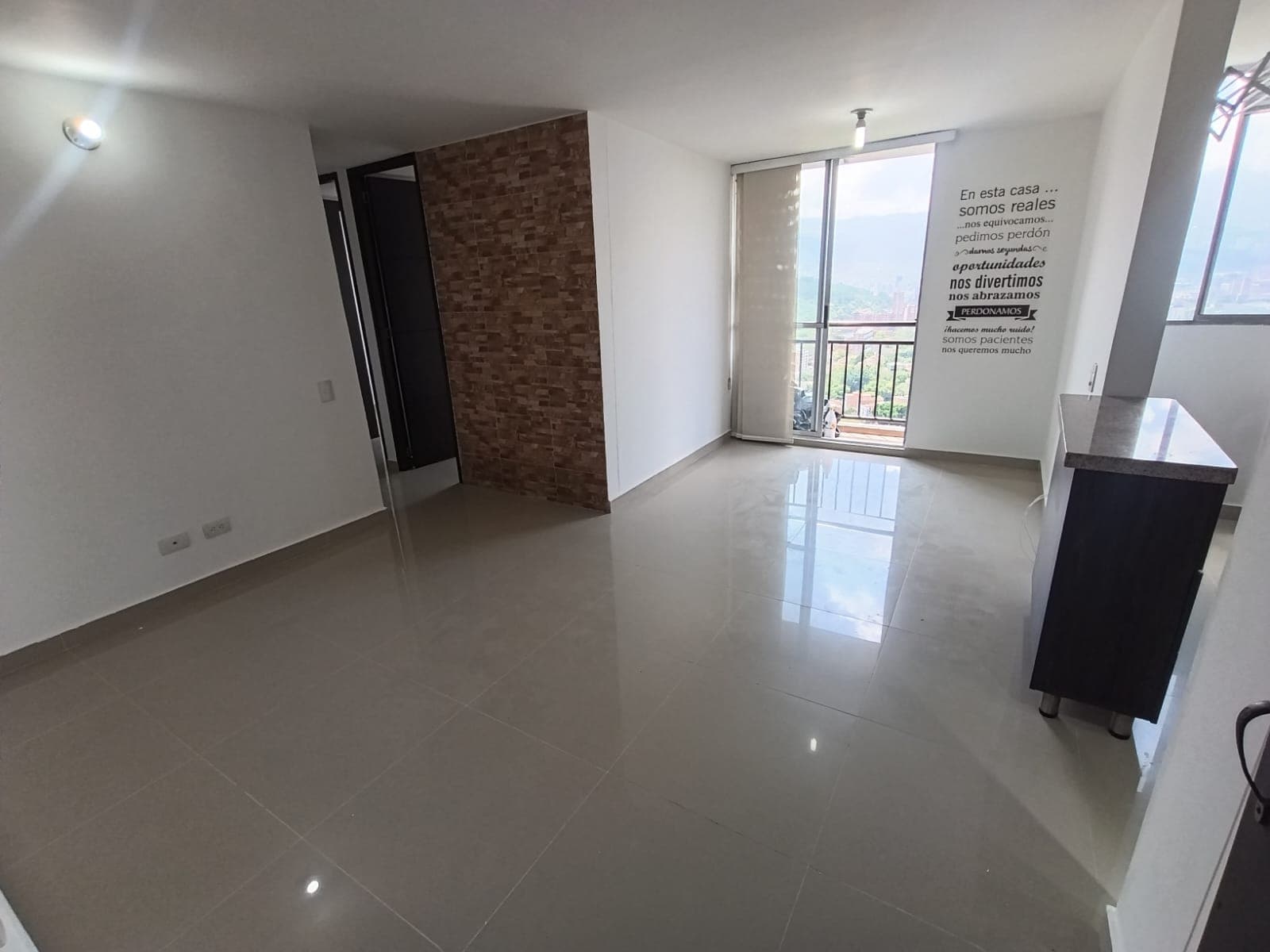 Apartamento en arriendo en Calasanz, La America, Medellín — foto 2 de 17
