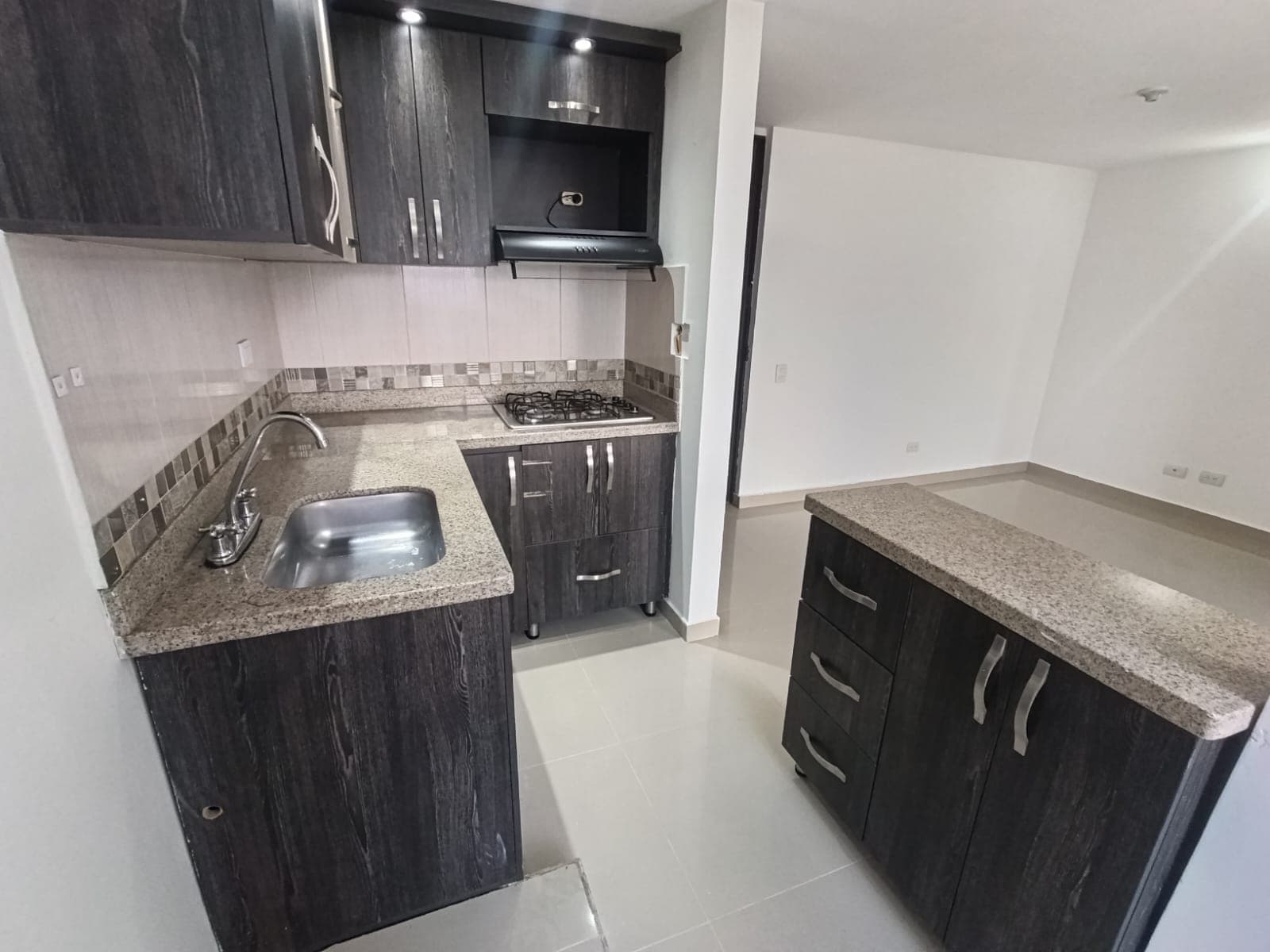 Apartamento en arriendo en Calasanz, La America, Medellín — foto 3 de 17
