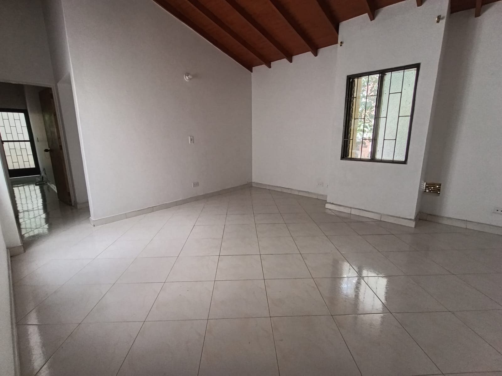 Casa Vivienda en arriendo en El Trianón, Envigado — foto 3 de 12