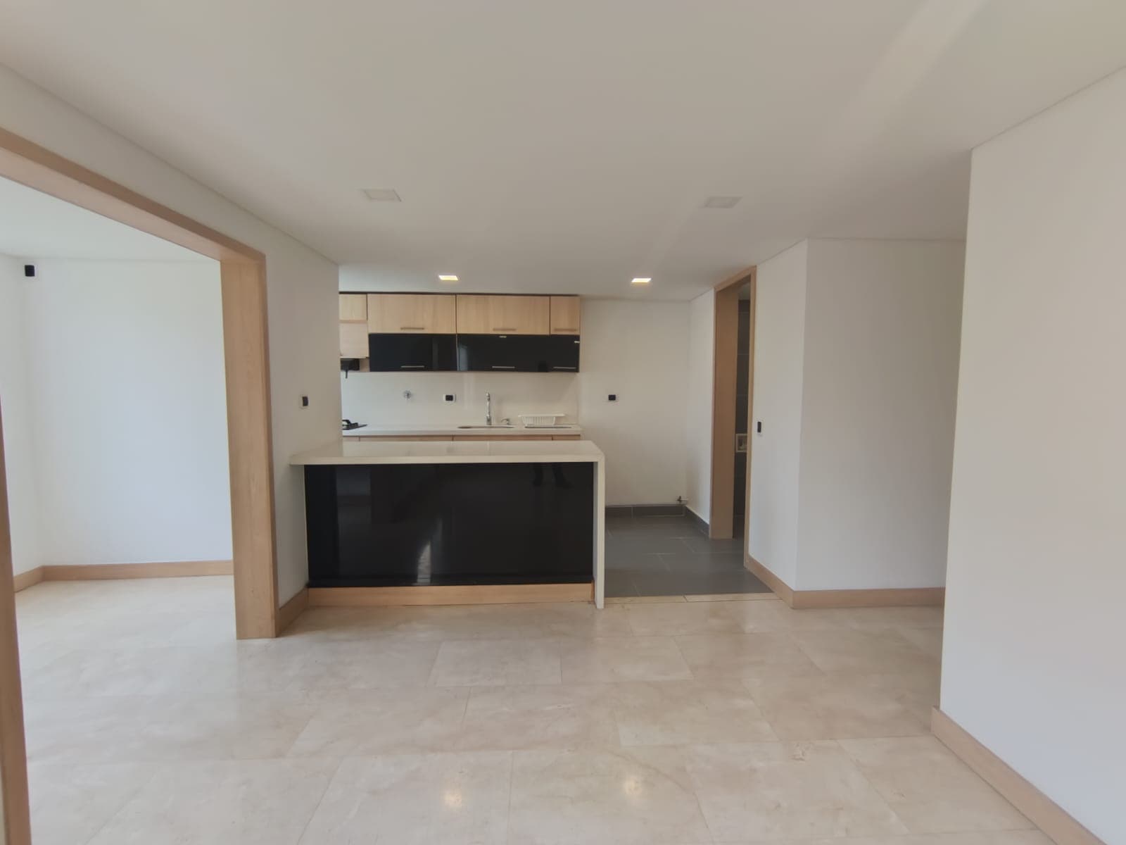 Apartamento en arriendo en Almería, La America, Medellín — foto 3 de 20