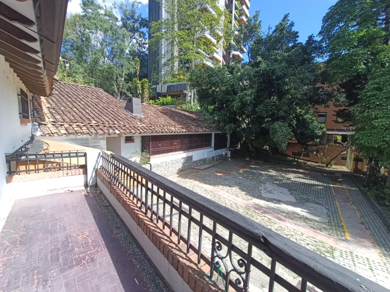 Casa Comercial en arriendo en Las Lomas, El Poblado, Medellín — foto 1 de 20