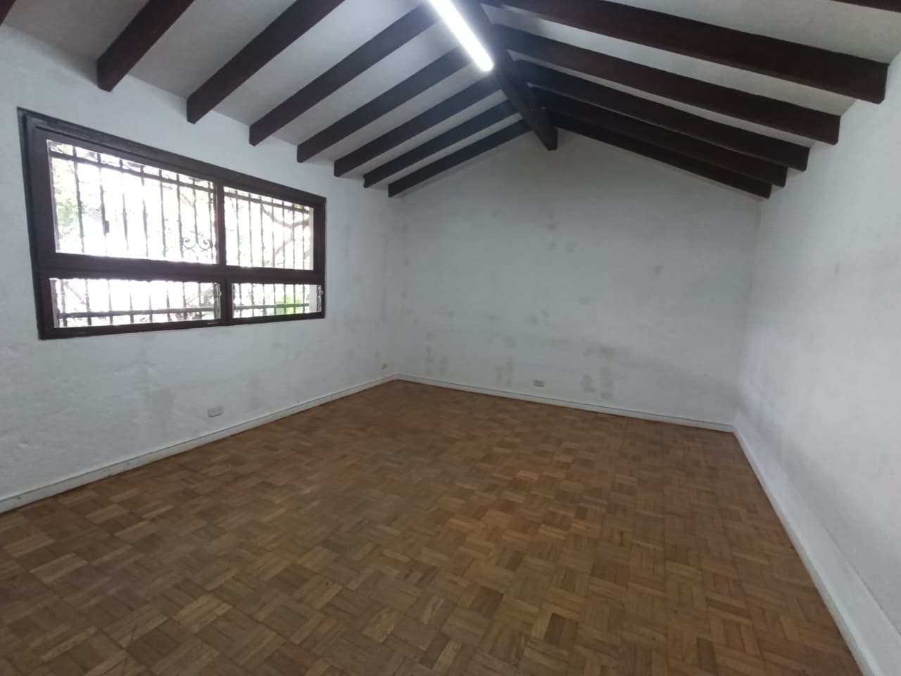 Casa Comercial en arriendo en Las Lomas, El Poblado, Medellín — foto 3 de 20