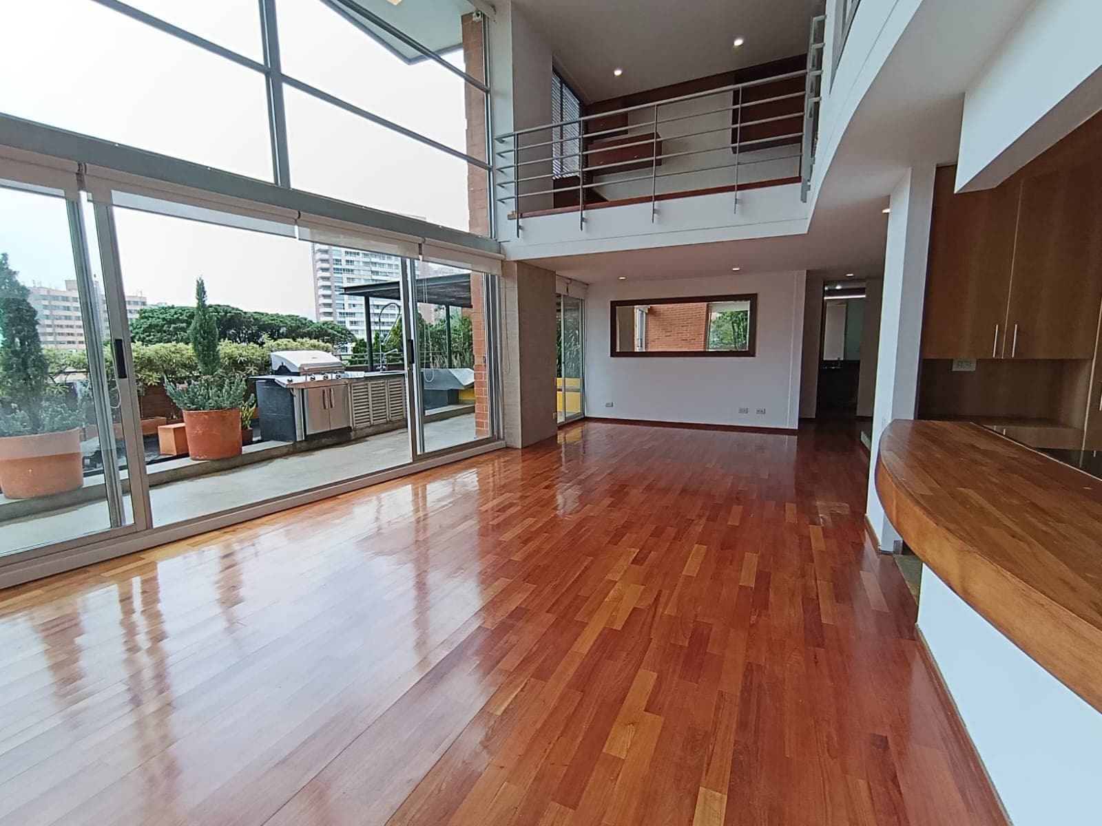 Apartamento en arriendo en El Tesoro, El Poblado, Medellín — foto 1 de 20