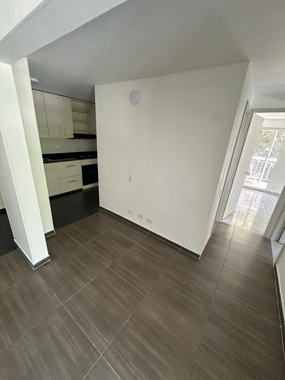 Apartamento en arriendo en Castropol, El Poblado, Medellín — foto 4 de 20