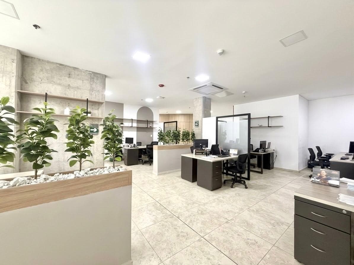 Oficina en arriendo en Av Sur, Pereira — foto 1 de 11