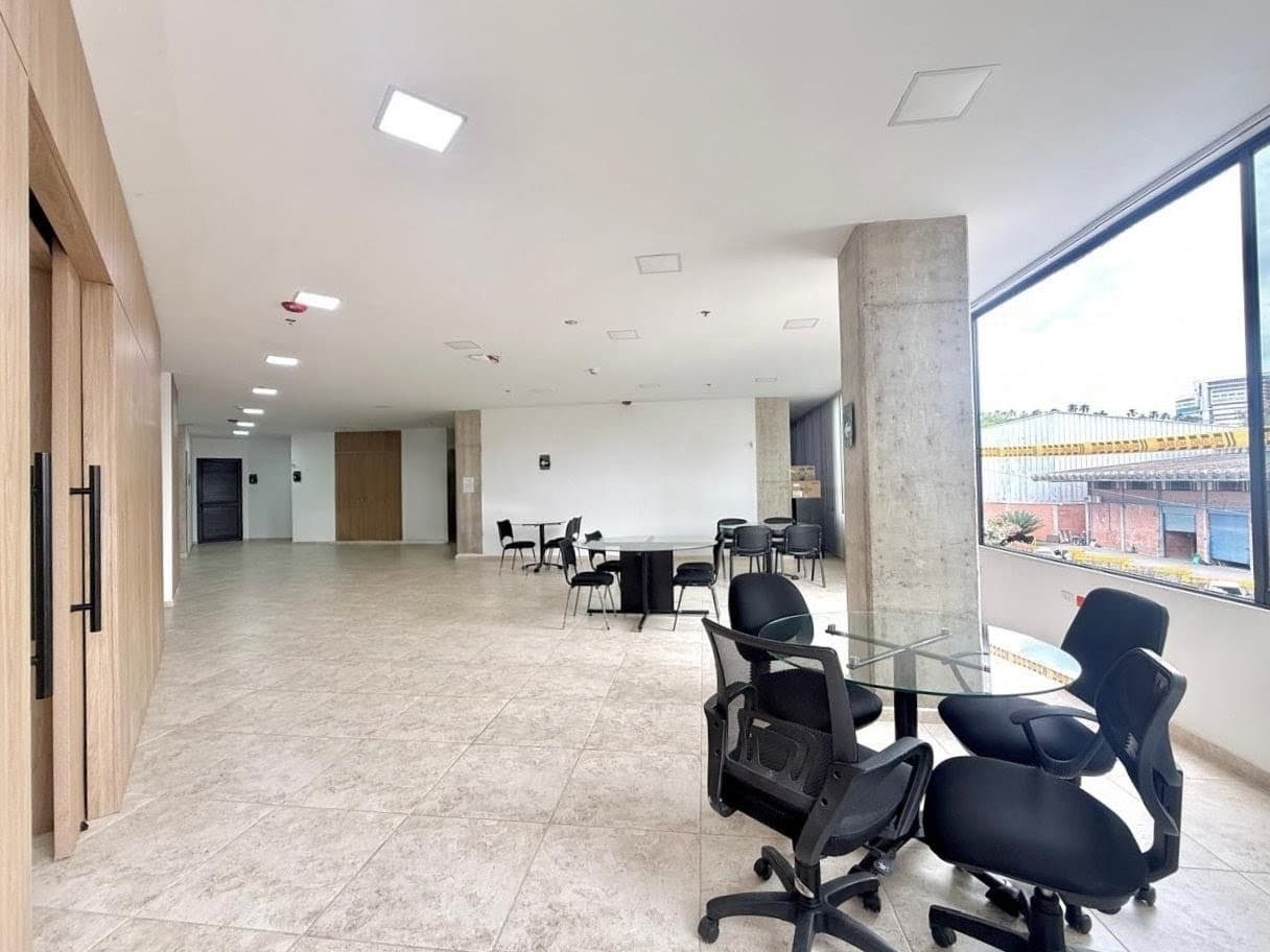 Oficina en arriendo en Av Sur, Pereira — foto 1 de 13