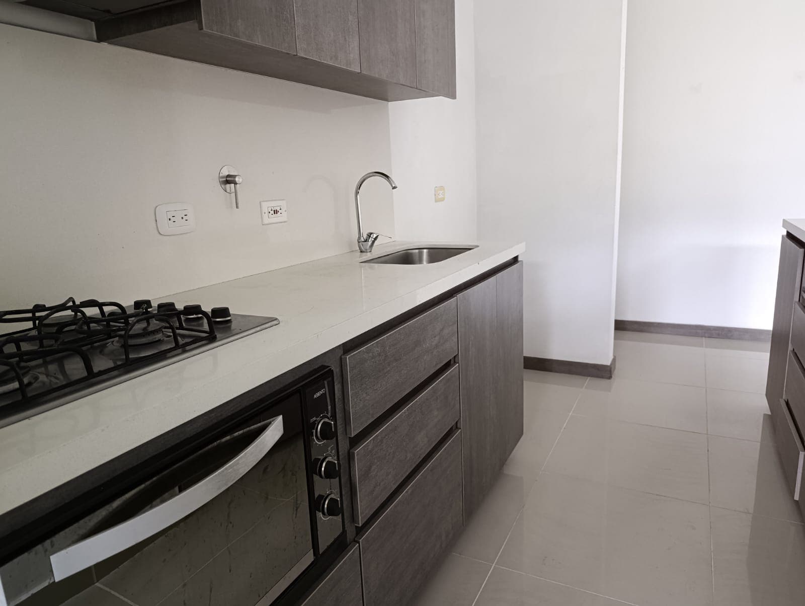 Apartamento en arriendo en El Chinguí, Envigado — foto 3 de 14