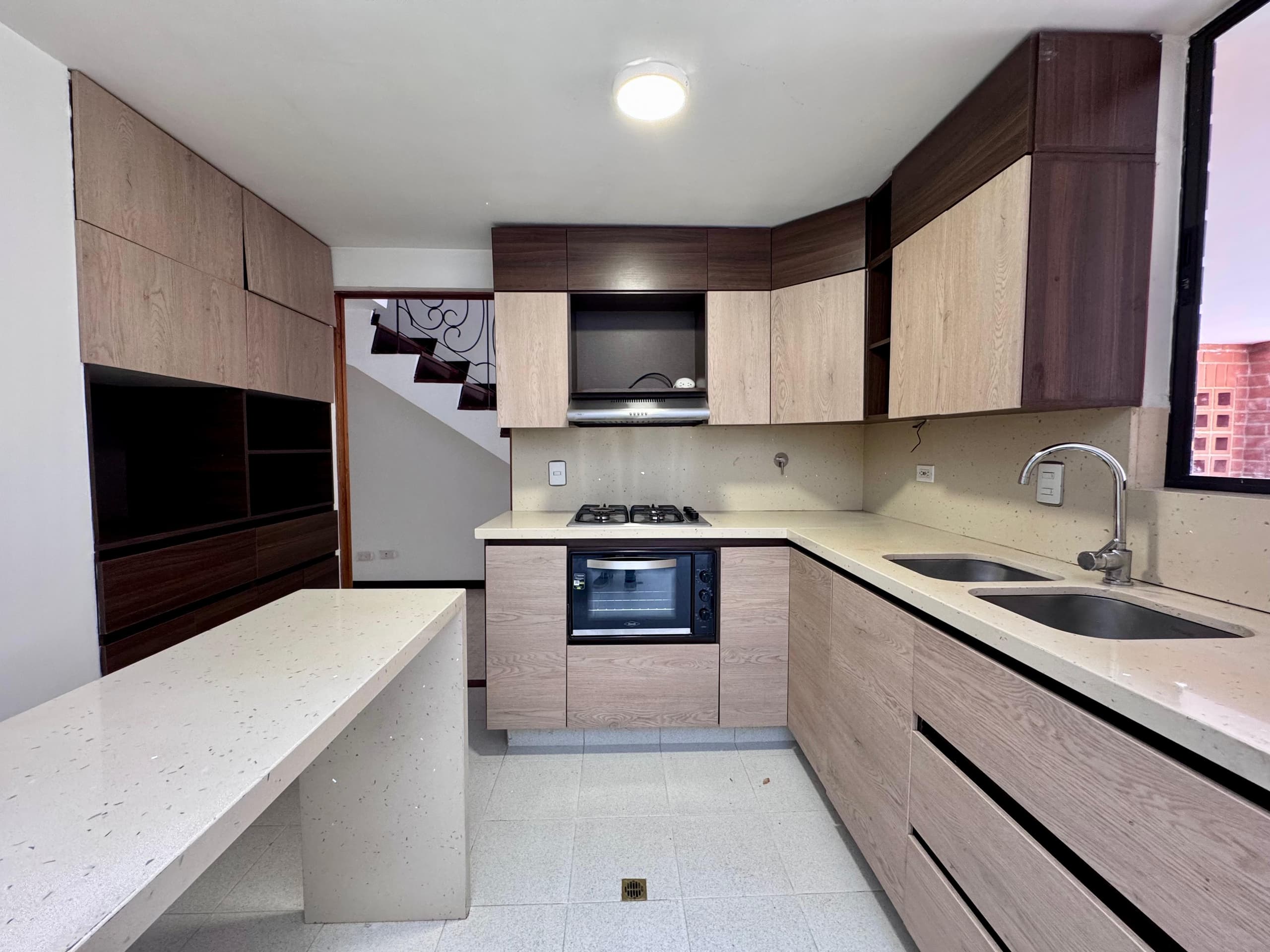 Casa Vivienda en arriendo en Loma de las Brujas, Envigado — foto 2 de 20