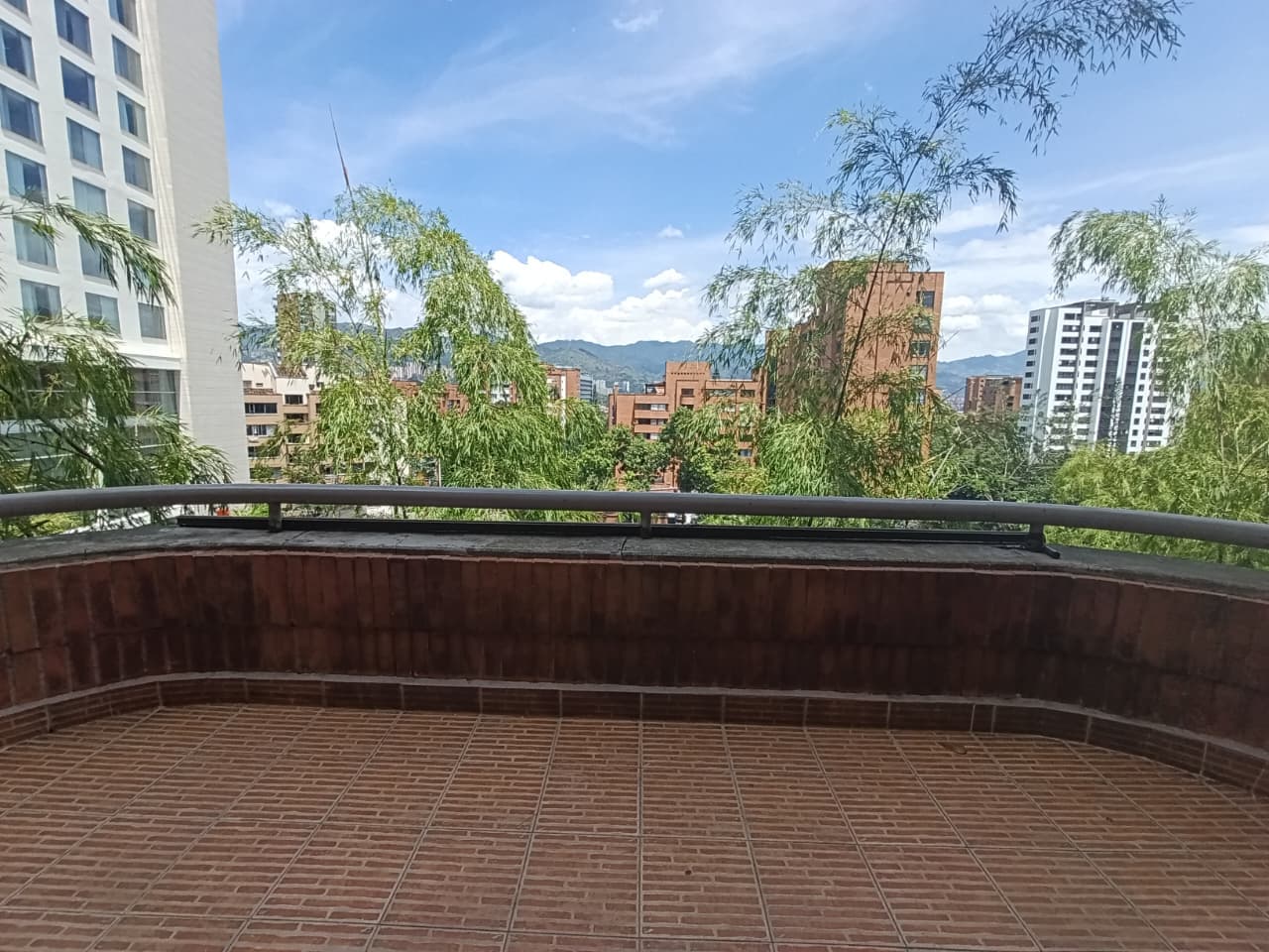 Oficina en arriendo en Milla de Oro, El Poblado, Medellín — foto 2 de 17
