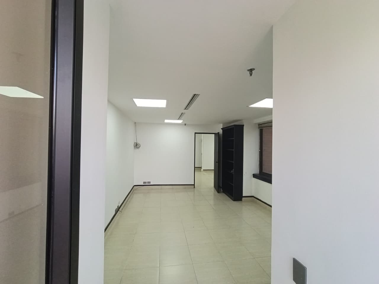 Oficina en arriendo en Milla de Oro, El Poblado, Medellín — foto 3 de 17