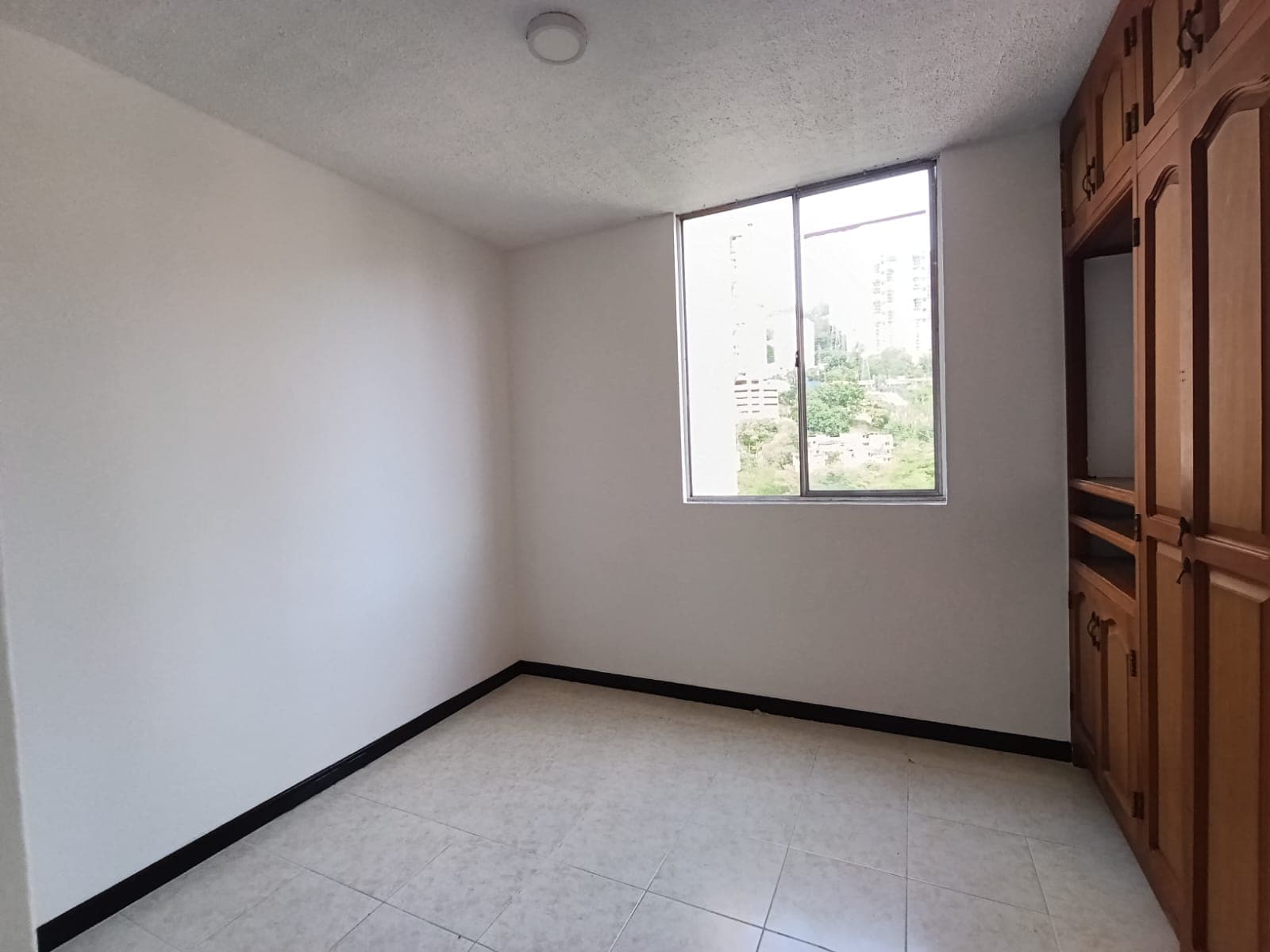 Apartamento en arriendo en Loma de San Julián, El Poblado, Medellín — foto 5 de 11