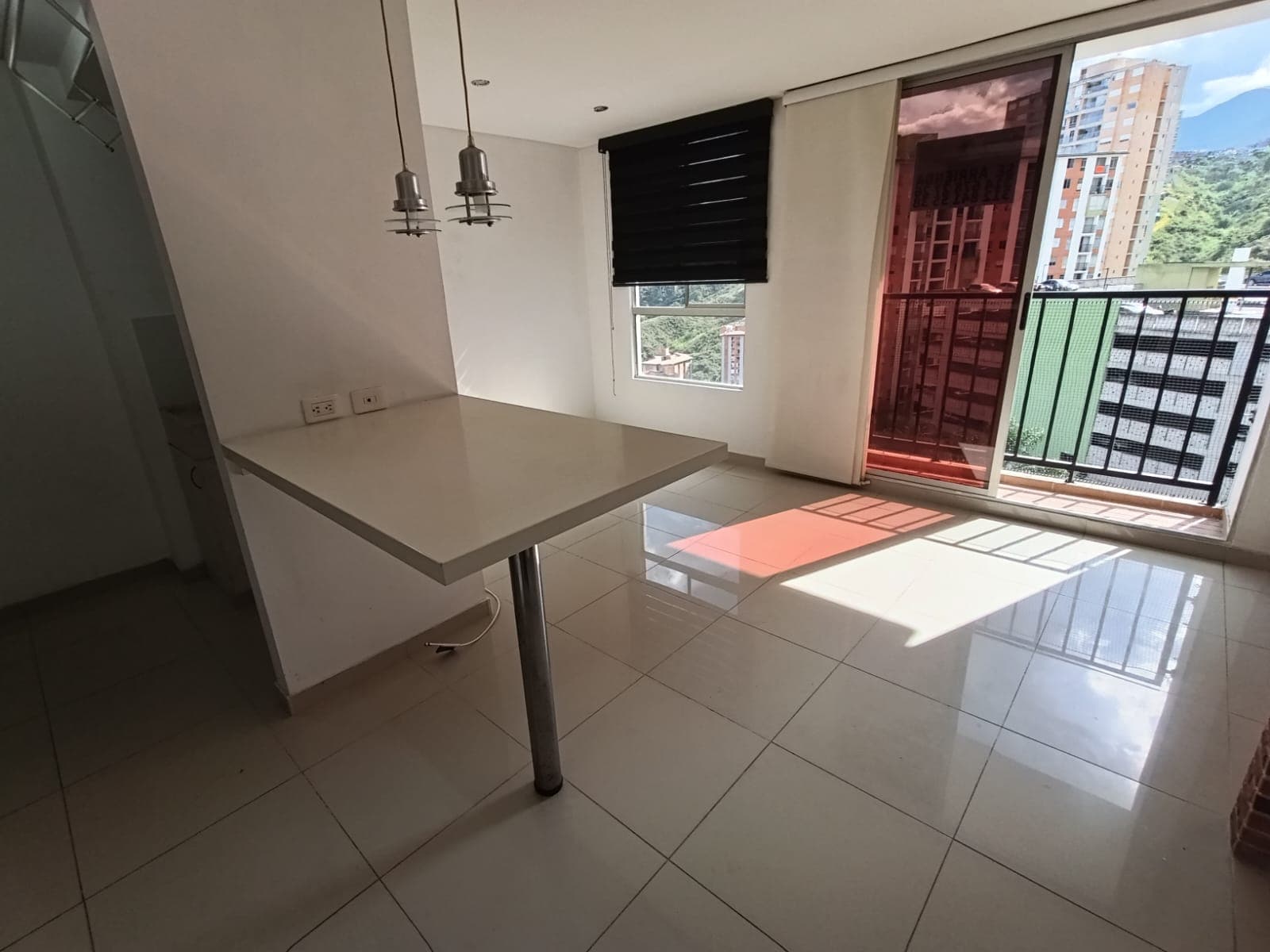 Apartamento en arriendo en Calasanz Parte Alta, La America, Medellín — foto 1 de 19