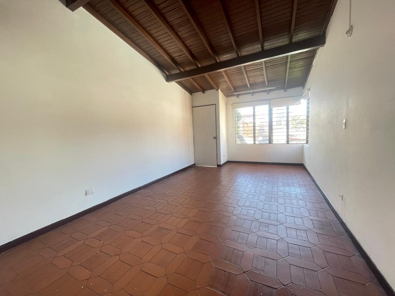 Casa Comercial en arriendo en Los Colores, Laureles, Medellín — foto 4 de 20