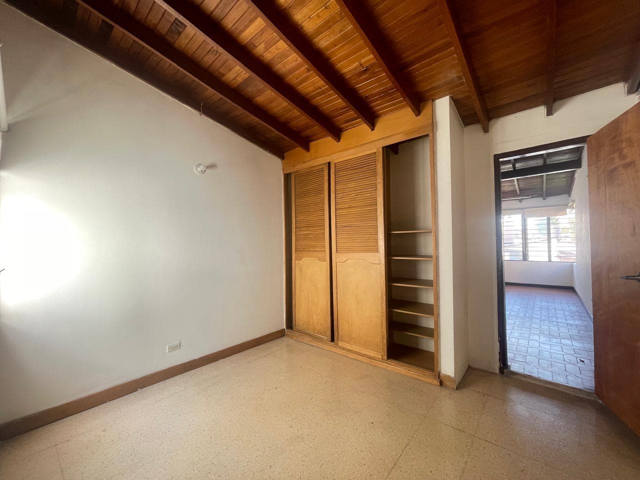 Casa Comercial en arriendo en Los Colores, Laureles, Medellín — foto 5 de 20